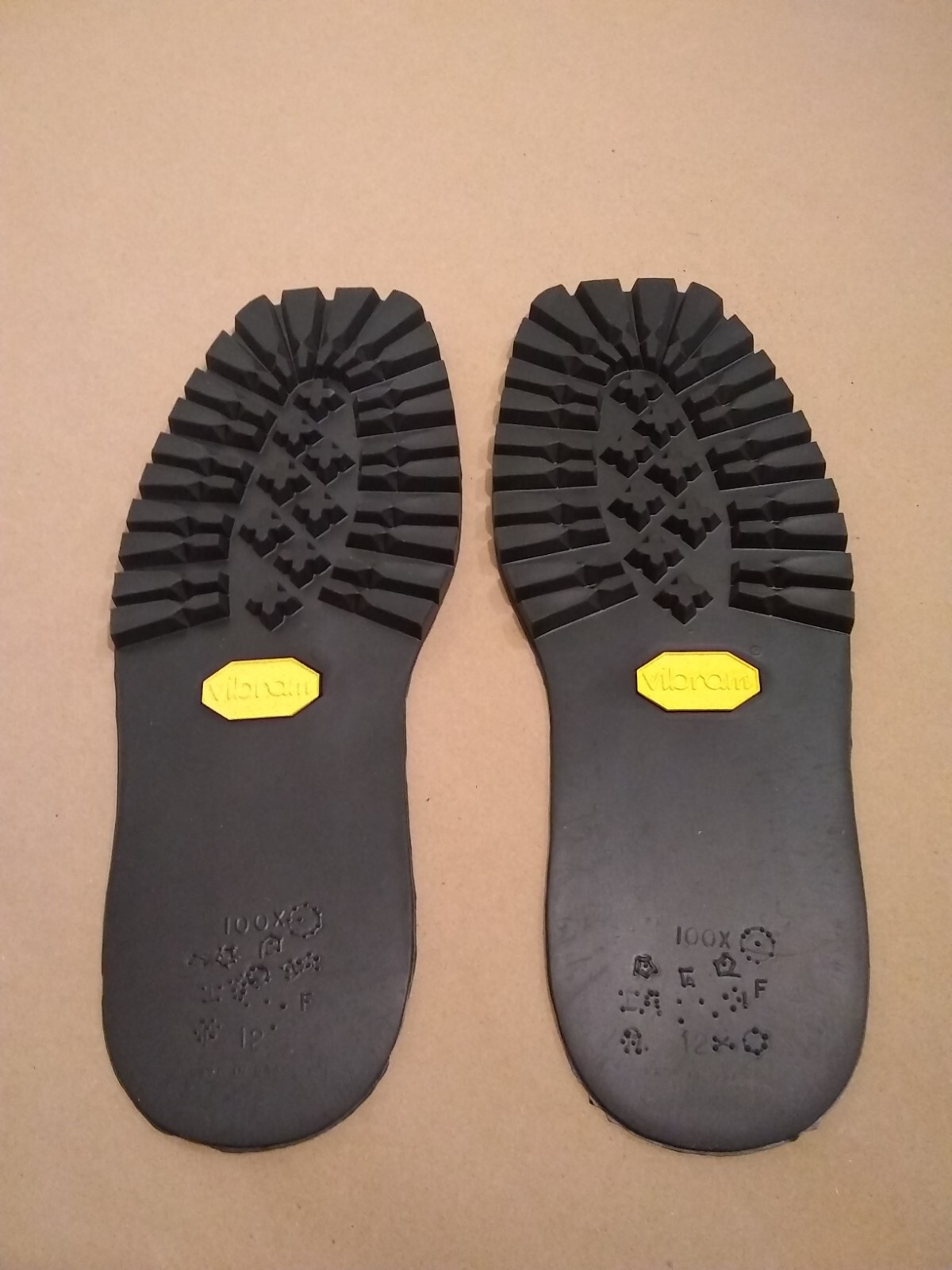 Vibram 100 Montagna Lug Full Sole Black (All Sizes)