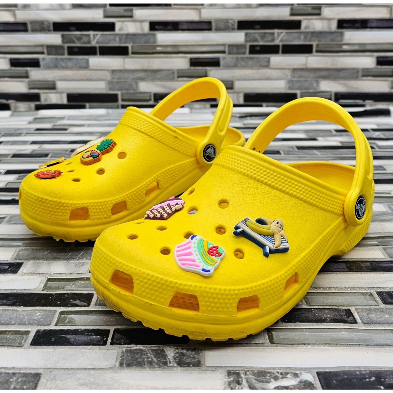 Crocs Classic Yellow Jibbitz Fresh Women's Clogs Size… Gem