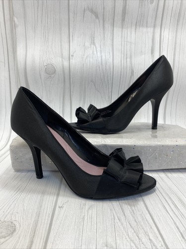 Tahari Pumps Heels Dress Shoes Womens 