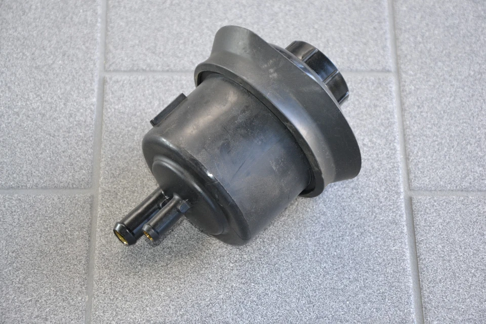 Maserati 4200 F1 Servo Oil Tank — 第 2/2 张图片