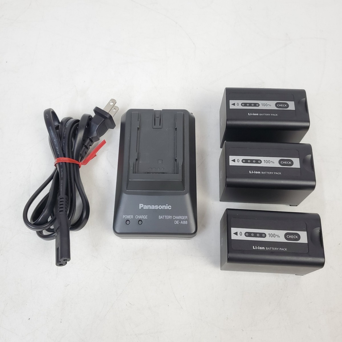 パナソニック Panasonic VW-VBD58 3 Genuine Panasonic VW-VBD58 Battery Pack with DE-A88 Charger OEM