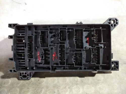 0K53H Caja Reles/Fusibles para KIA CARNIVAL II (FL) 2.9 CRDi LX 110303 - Imagen 4 de 10