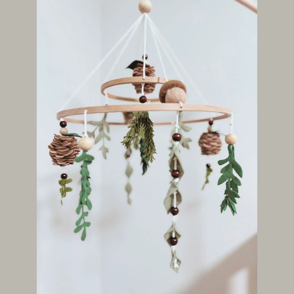 Móvil para bebé Nature, móvil para cuna, madera y fieltro hechos a mano Foto 3 de 4