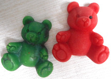 CRAFT ITEM 1989 Red Green Molded Plastic Bears Pins Gift Decor Tiny 1 Inch