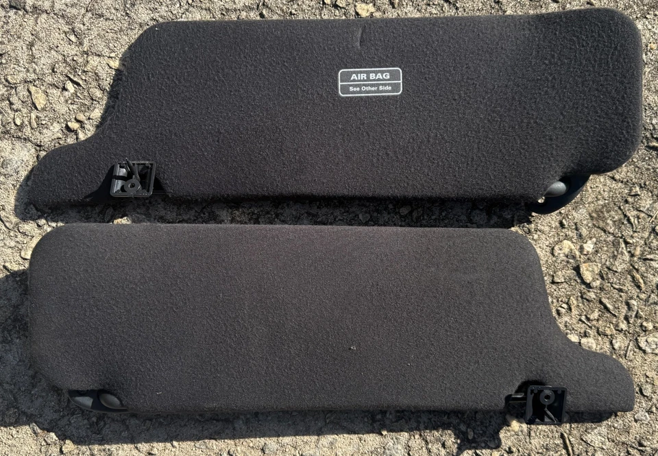 Ford Mustang 1994-2004 tela lateral del conductor y del pasajero derecha derecha derecha negra parasoles OEM Foto 3 de 3