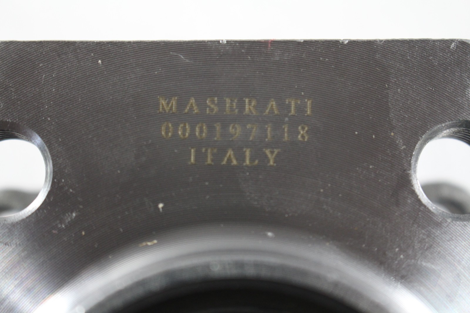 Maserati GranTurismo FRONT Wheel hub P/N 197118