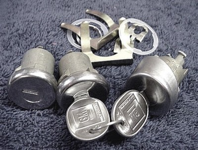New Door & Trunk Locks With GM Keys For Chevy Monte Carlo 1970-1978 – Strattec Set
