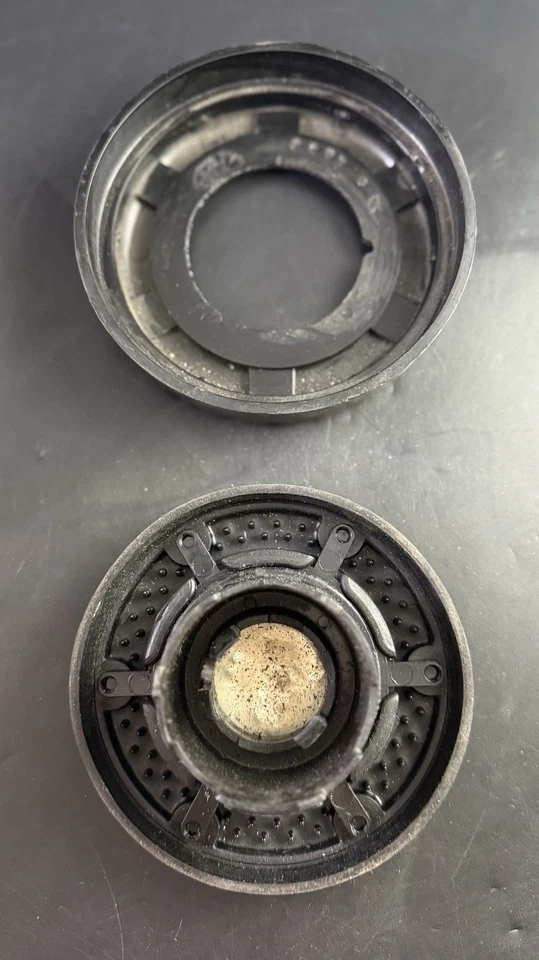 CARGADOR DODGE RAM VOLANTE DEPORTIVO BOCINA BOTÓN TAPA PESTAÑAS ROTAS VC4 Foto 4 de 4