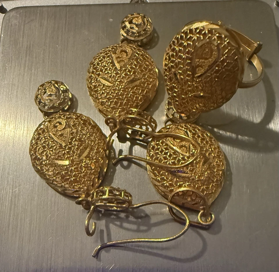 Conjunto de pendientes de anillo de oro saudí real macizo de 21k Foto 3 de 4