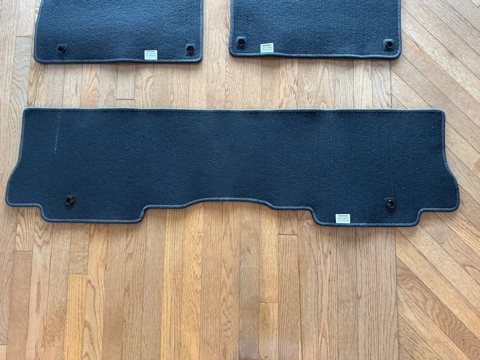 正品 2023 年本田 Ridgeline 黑色版地毯 3 件套脚垫套装全新 — 第 2/4 张图片