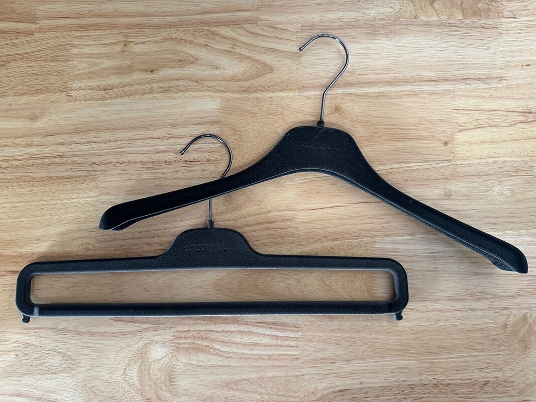 RICK OWENSプラスチックハンガー 2 Authentic Rick Owens Velvet Clothes top and bottom Hangers