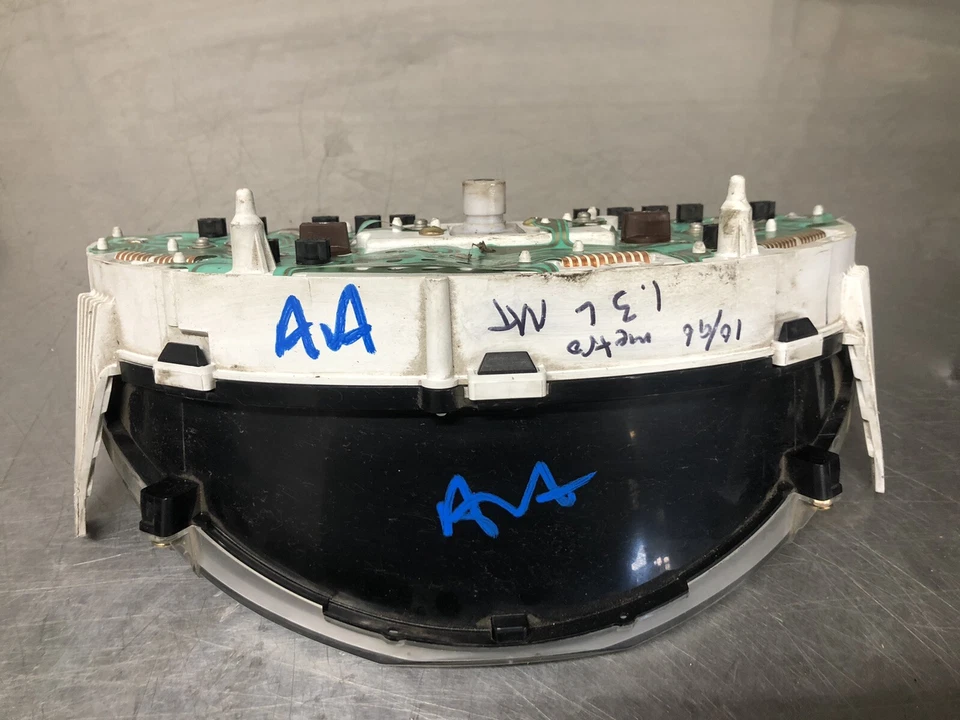 Cuadro medidor velocímetro instrumento Geo Chevrolet Metro 1996-2001 4 puertas Foto 3 de 4