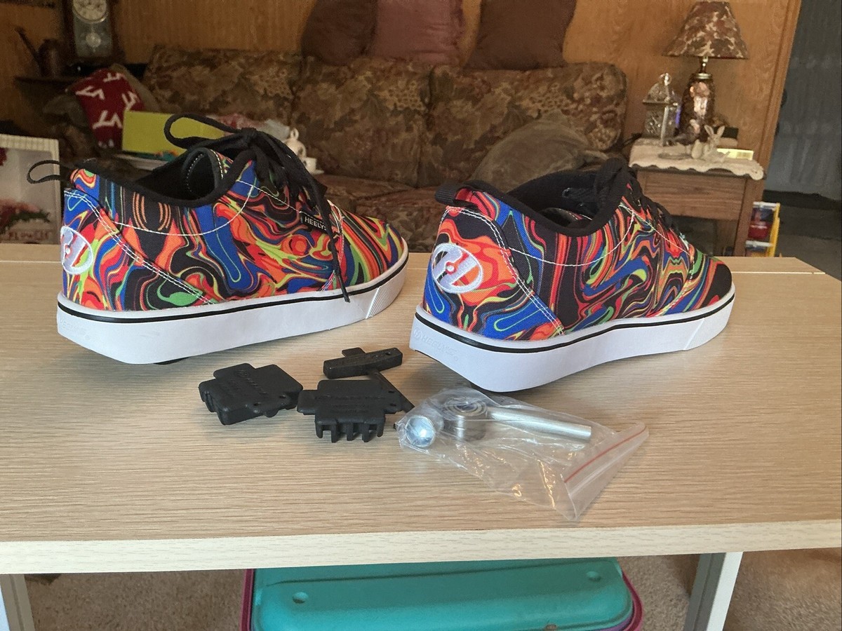 Heelys Skate Men\'s Shoes/Sneakers Rainbow Swirl design Size 7 SKU 2120 HEELYS Pro 20 Prints HE101072H - Shiekh main image 4
