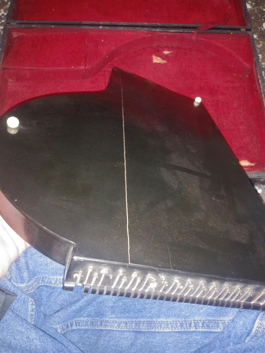 Austrian zither “Anton Kiendl in Wien” Anton Kiendl