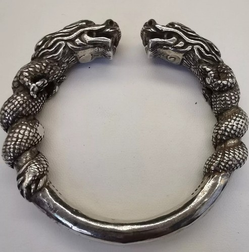 Chinese Old Craft Made Tibetan Silver Carved Double Dragon Bracelet - 第 1/8 張圖片