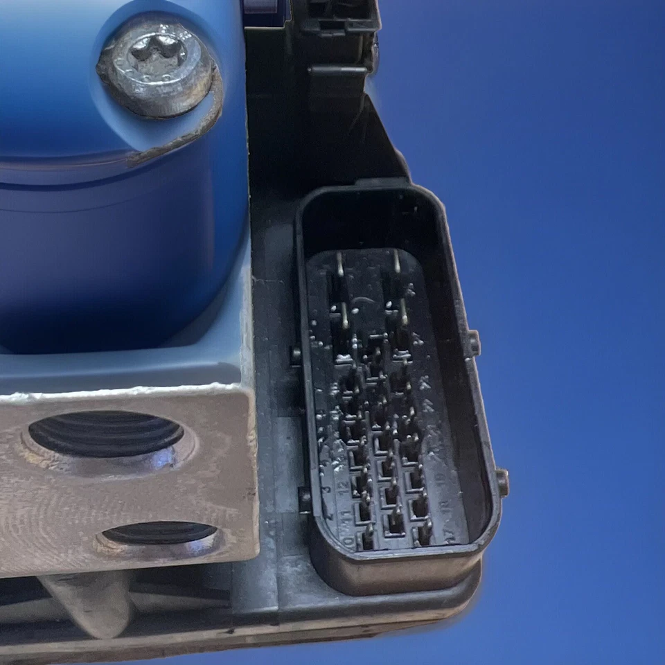 Módulo de bomba de freno ABS reacondicionado 1999-2004 Volkswagen Golf | 1J0 907 379 G Foto 3 de 4