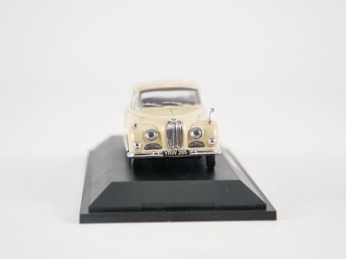 Schuco 1/43 BMW 502 - Picture 12 of 12