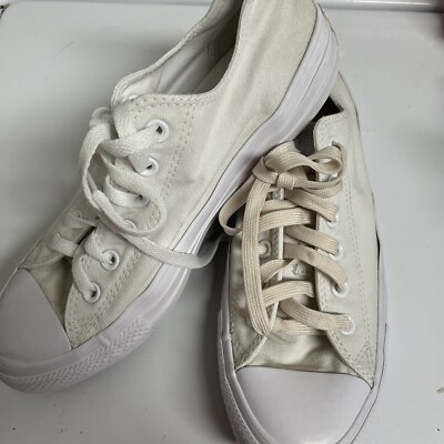 Converse All Star  Low Top Sneakers White Men s 7.5 women s 9.5