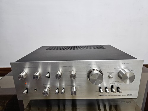 Pioneer SA-8500 Stereo Vintage Amplifier for Repair or Parts.