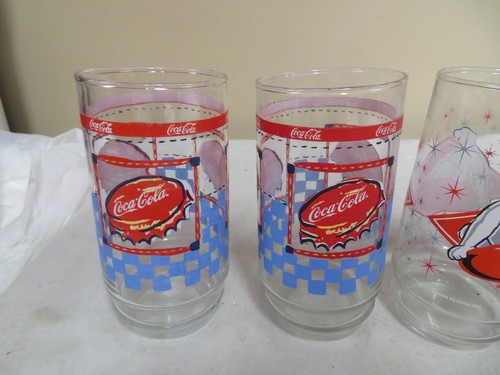 SET OF 8 COCA COLA GLASSES CHRISTMAS BEAR - Picture 4 of 6