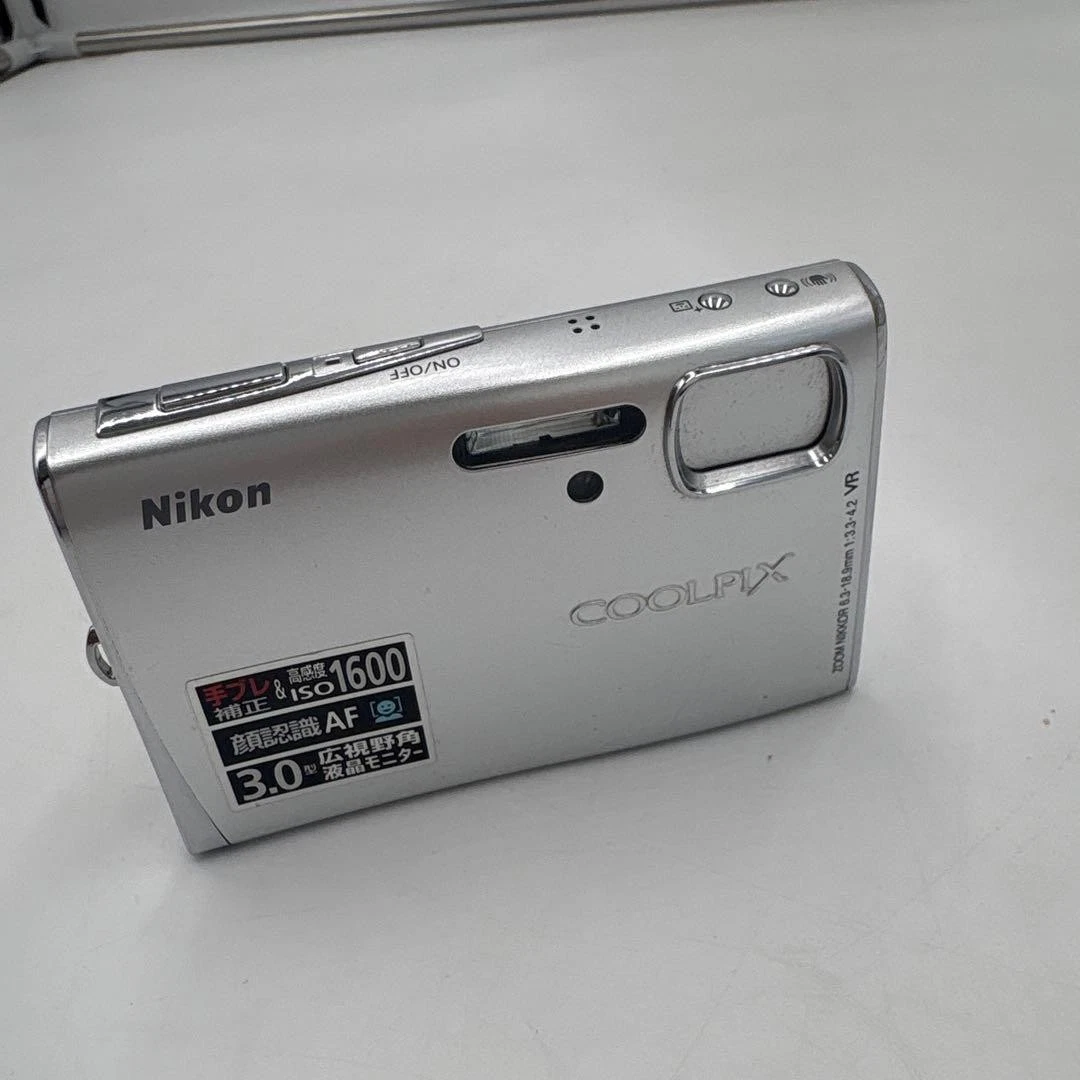 【新品未使用】Nikon coolpix s50 Nikon Coolpix S50 Black Point and Shoot Digital Camera