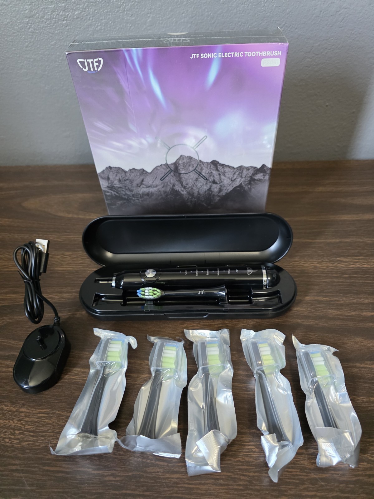 Electronic Toothbrush With Travel Case (Black)
