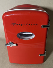 ✨ Frigidaire EFMIS129-RED 4L Portable Retro 6-Can Mini Fridge NICE