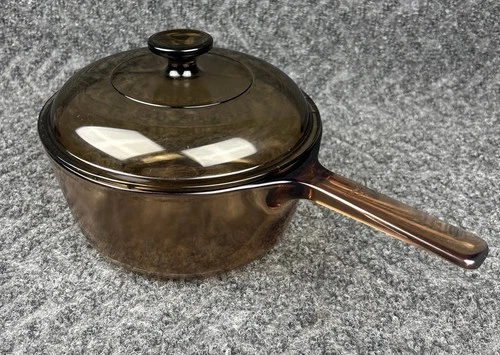 Vintage Vision Corning Ware Amber Sauce Pot Pyrex with Lid 2.5 L USA Made
