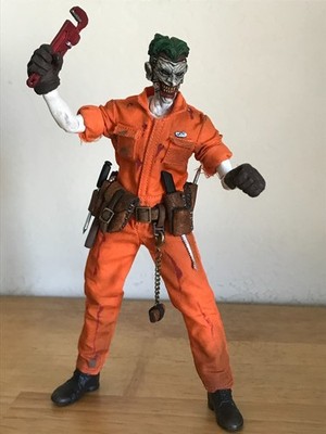 Custom Mezco 1/12 New 52 Joker, Endgame Joker's Garage