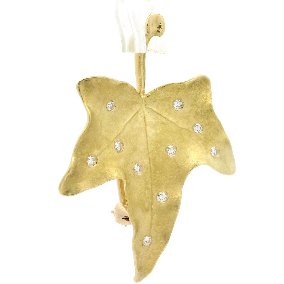 Broche prendedor vintage de oro amarillo de 18k de 0,15 quilates con textura de diamante aspecto realista Foto 2 de 4