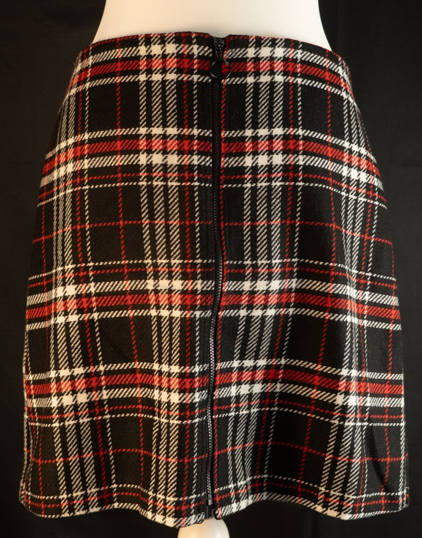Papaya Woman Black Checked Size 10 Mini Skirt Pre-Owned image 3