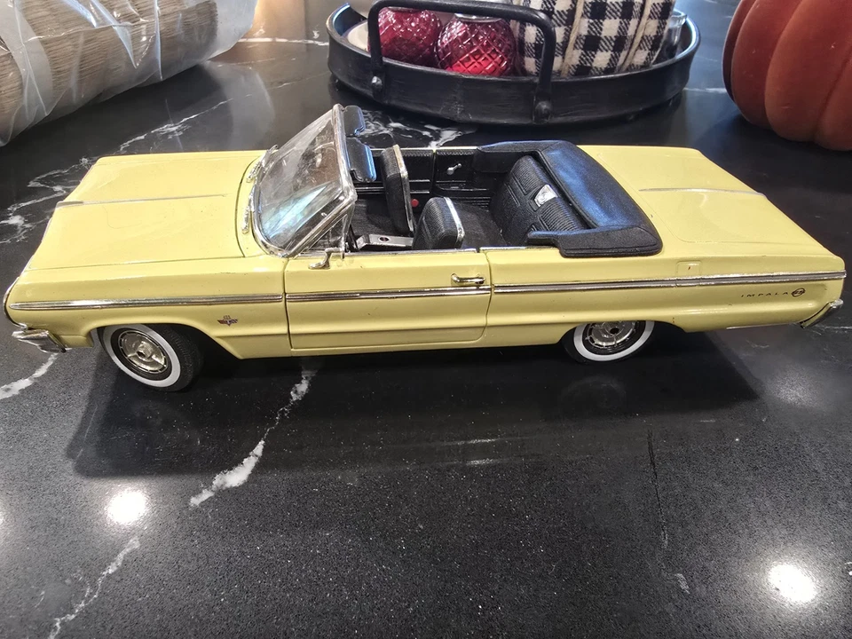 Chevrolet Impala 1964 1/18 convertible amarillo ERTL JC Penney's Chevy LTD raro Foto 3 de 4
