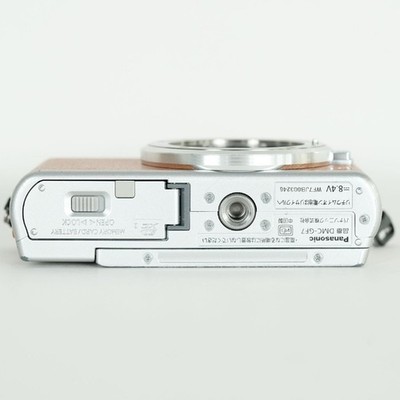 Panasonic Lumix DMC-GF7W Mirrorless Camera + 3 Shutter Count