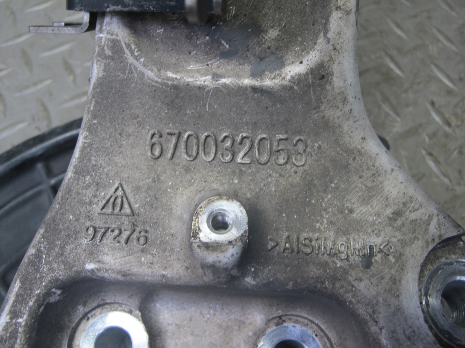 2017-2020 MASERATI LEVANTE M161 AWD FRONT LEFT DRIVER SIDE SPINDLE KNUCKLE