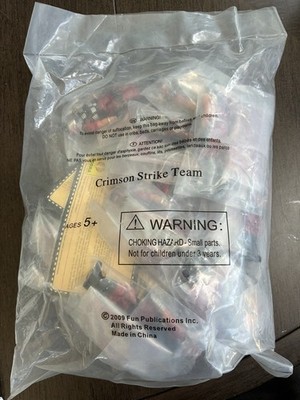2009 GI Joe Crimson Strike Team Bag Set BARONESS Exclusive Collectors Club + Pin
