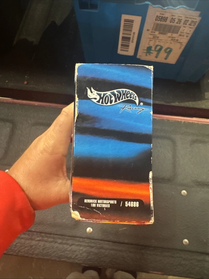 Hot Wheels Hendrick Motorsports 100 Victories Transporter NASCAR Diecast 1:64 Foto 4 de 4