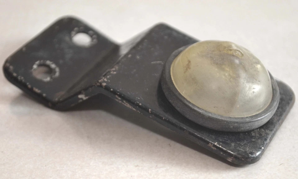 1958-1959 Ford Fairlane Galaxie вежливость лампа приборной панели карта света кронштейн и объектив, OEM - Изображение 3 из 4