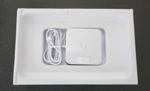 Ubiquiti Unifi Cloud Gateway Fiber UCG-Fiber (30W) w/no storage - base model - Picture 9 of 16