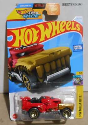HOT WHEELS HW MEGA BITE SERIES HOTWEILER IN RED #3/5 OR #66/250