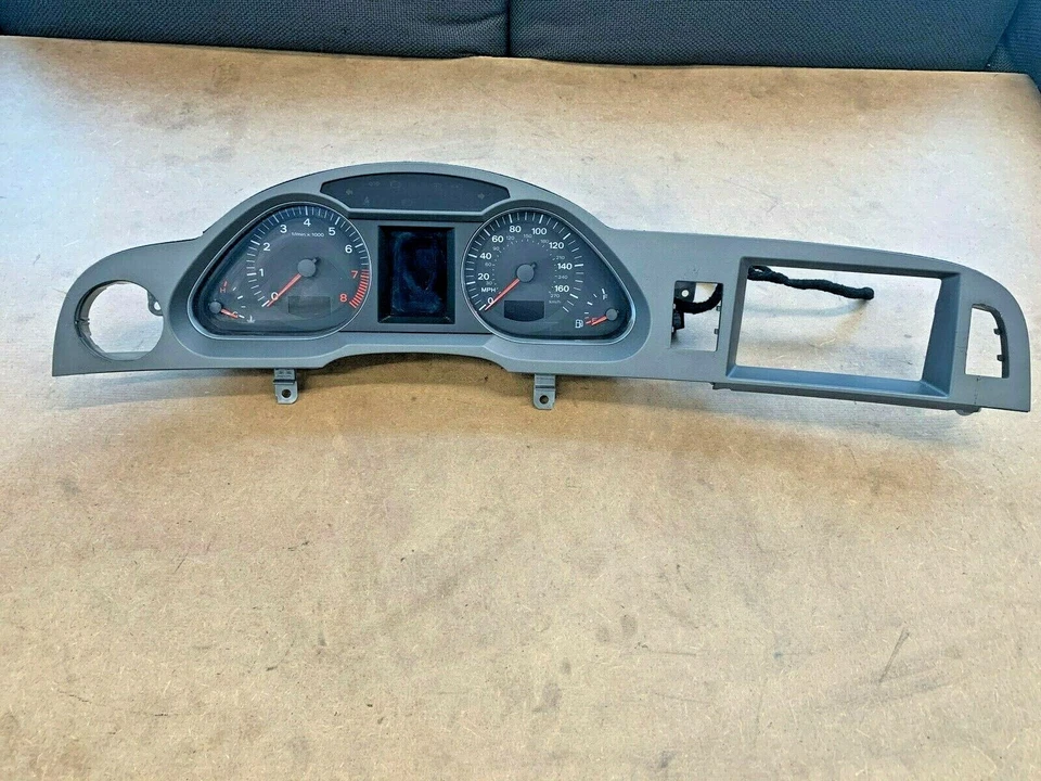 Cuadro de instrumentos velocímetro AUDI A6 2005-2008 170 K 4F0920950M Foto 2 de 4