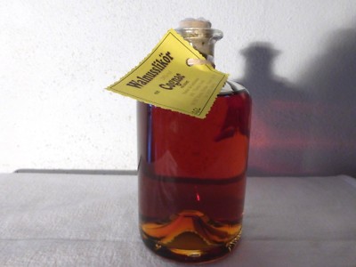 WALNUSS-Likör mit Cognac - 28%vol - 0,5 L - absolut lecker! (GP:27,90 /1L)