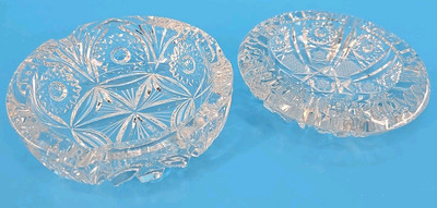 2 Very Nice Thick Heavy Cut Glass Sun Burst 1960s Cigarette / Cigar Ashtray Rare