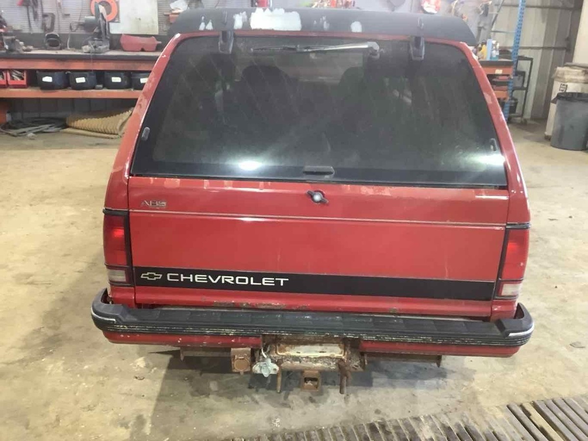 Used Front Left Door Window Regulator Front fits: 1992 Chevrolet