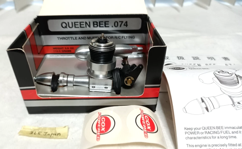 COX QUEEN BEE .074 Motor mit Gasgriff & Schalldämpfer Oldtimer Neu in Box