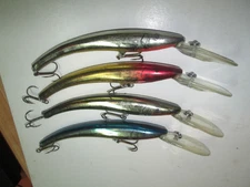 4 Lure Lot. Unknown REEF RUNNER DEEP MINNOW Group. 4.75" BODY.  6" W/Lip.  CLEAN