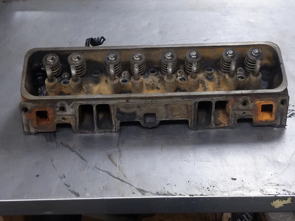 Cylinder Head For 96-99 Chevrolet k1500  5.7 10239906 Gas - Image 2 of 4