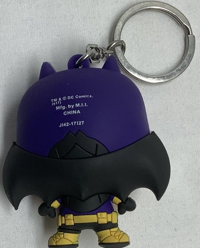DC Super Hero Girls Batgirl Vinyl Figurine Keychain JAP240211/TB - Picture 2 of 6