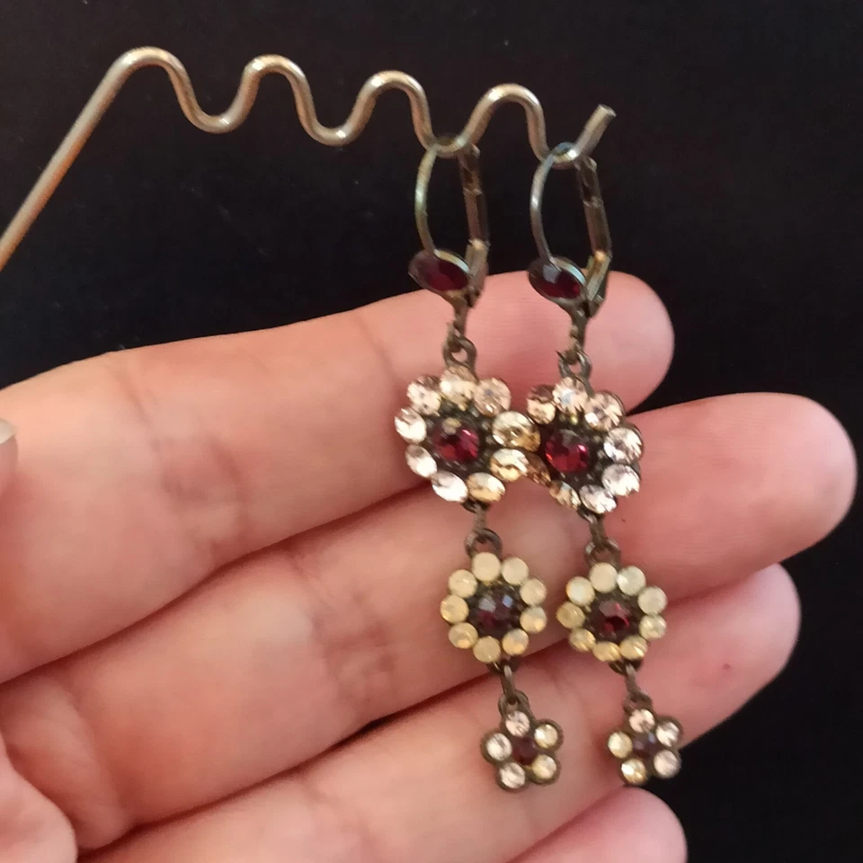 Pendientes Michal Negrin Beige Granate Cristales Largos Cóctel Graduado Borgoña Foto 3 de 4