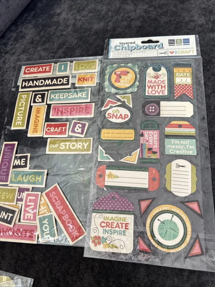 Paquete de papel WRMK Love 2 Craft 12x12 con troquelados y pegatinas de aglomerado Foto 2 de 4