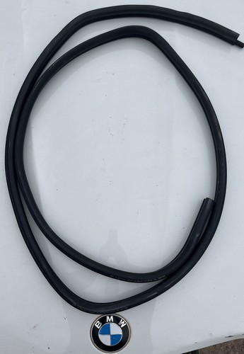 09-2011 BMW 328i Sedan Rear Right Door Entrance Rubber Seal Molding 4876518 OEM